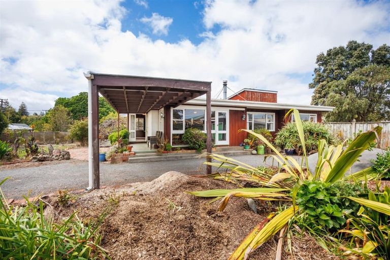 Photo of property in 37 Follett Street, Marton, 4710