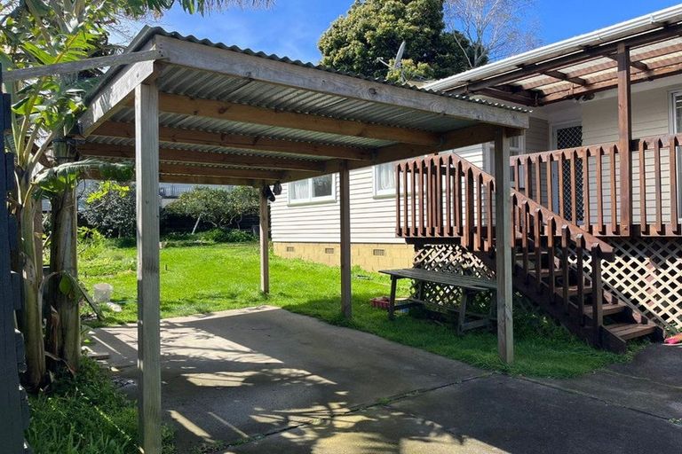 Photo of property in 44 Preston Avenue, Henderson, Auckland, 0610