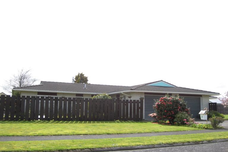 Photo of property in 1 Kohe Place, Inglewood, 4330