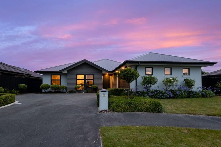 Photo of property in 16 Greenwich Street, Halswell, Christchurch, 8025