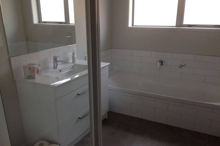 Photo of property in 11 Winspear Place, Omokoroa, 3114