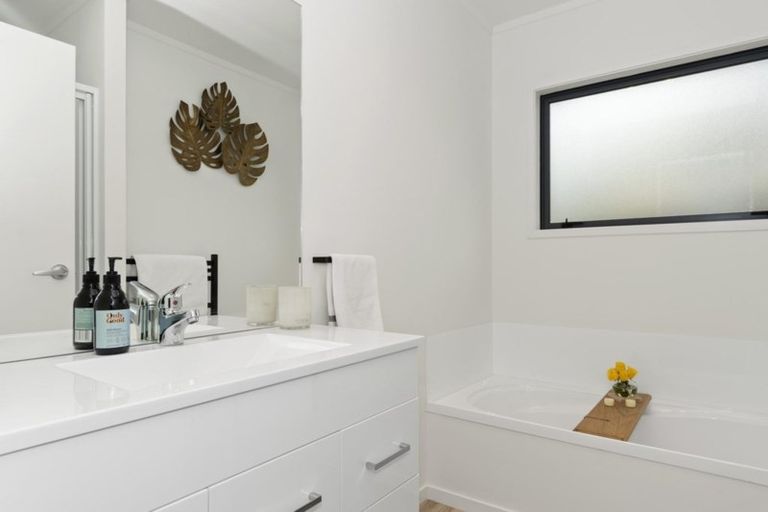 Photo of property in 22 Poike Road, Hairini, Tauranga, 3112