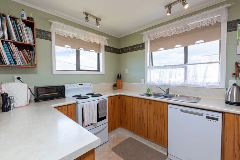 Photo of property in 32 Piko Street, Titahi Bay, Porirua, 5022
