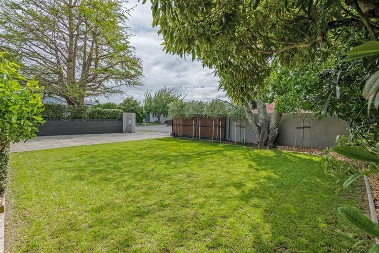 Photo of property in 8 Hughes Avenue, Hokowhitu, Palmerston North, 4410