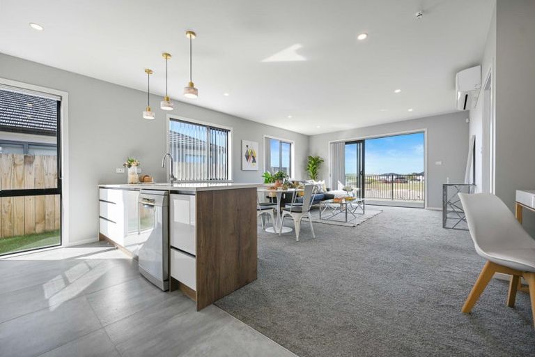 Photo of property in 2/28 Tokerau Drive, Rototuna North, Hamilton, 3210