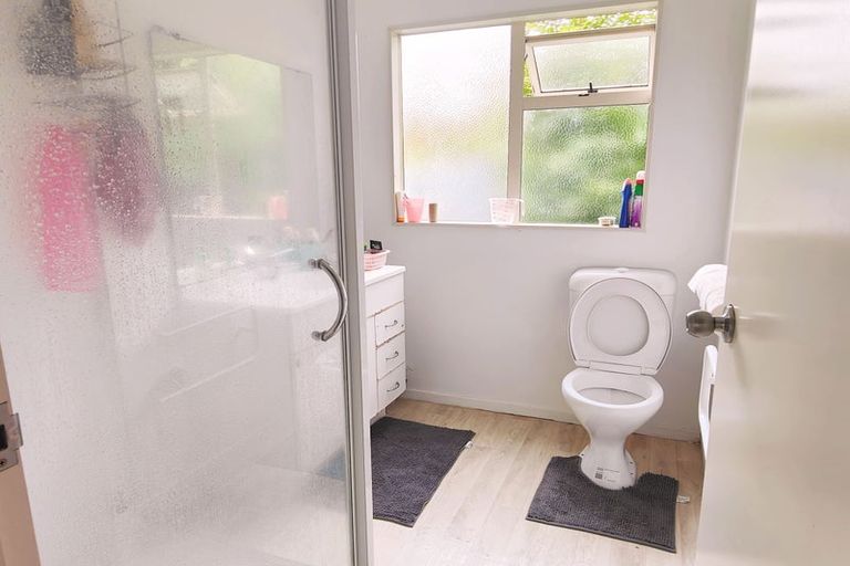 Photo of property in 15 Universal Drive, Henderson, Auckland, 0610