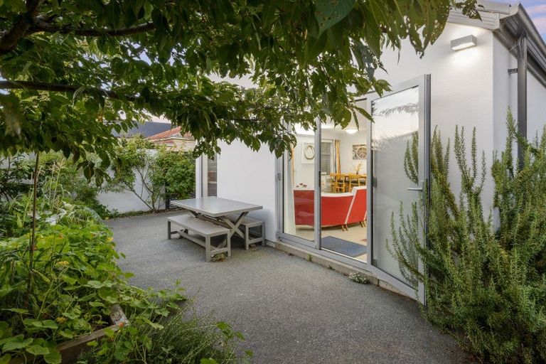 Photo of property in 1/64 Hewitts Road, Merivale, Christchurch, 8014