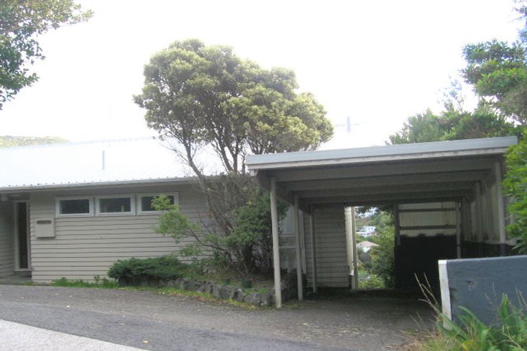 Photo of property in 28 Woodhouse Avenue, Karori, Wellington, 6012