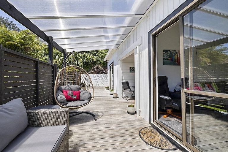 Photo of property in 72 Cutfield Road, New Plymouth, 4310