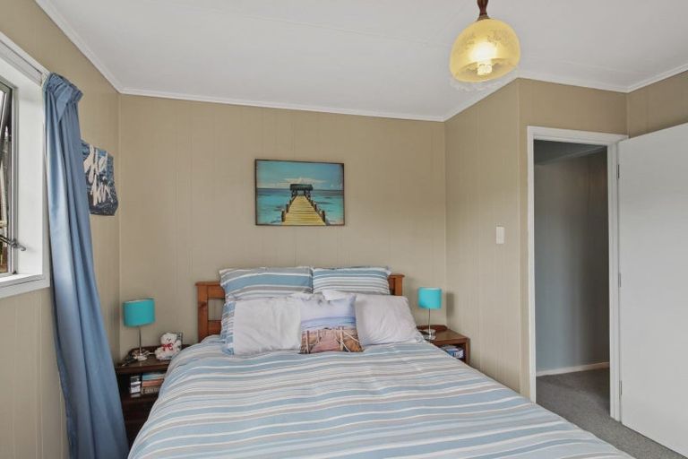 Photo of property in 83 Nash Parade, Foxton Beach, Foxton, 4815