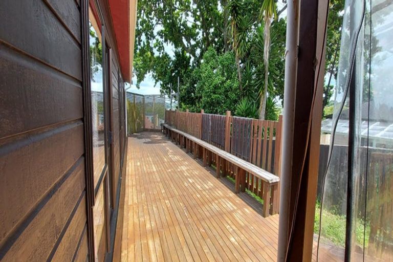 Photo of property in 2/46 Sunnynook Road, Sunnynook, Auckland, 0620