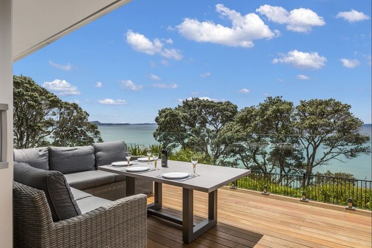 Photo of property in 12 Elgin Place, Red Beach, 0932