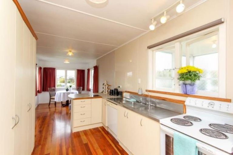 Photo of property in 278 Mangorei Road, Merrilands, New Plymouth, 4312