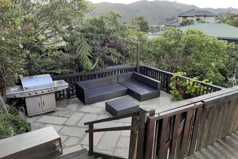 Photo of property in 142 The Ridgeway, Mornington, Wellington, 6021