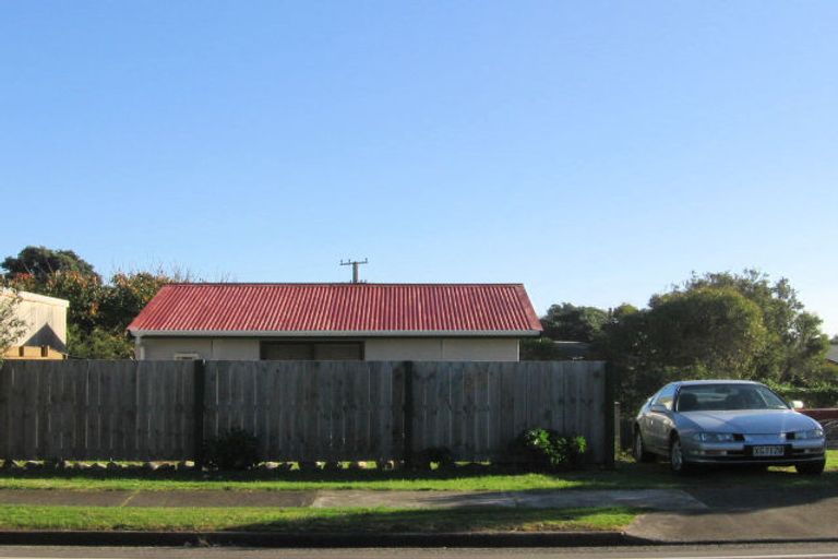 Photo of property in 3 William Street, Waikanae Beach, Waikanae, 5036