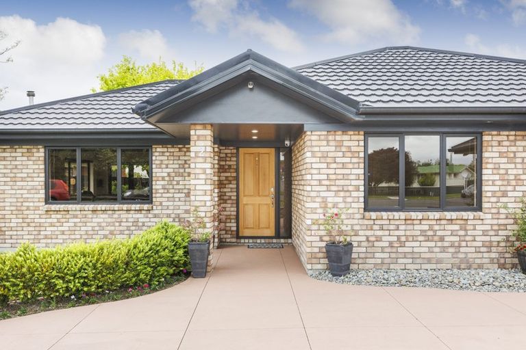 Photo of property in 2 Henley Court, Highbury, Palmerston North, 4412