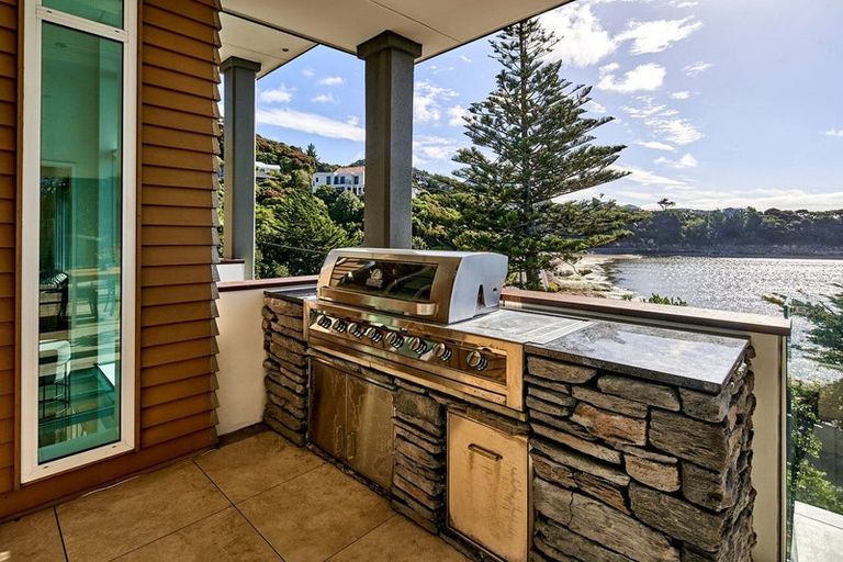 Photo of property in 300b Paremata Road, Whitby, Porirua, 5381