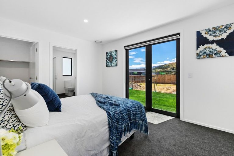 Photo of property in 21 Bannister Street, Jacks Point, Queenstown, 9371
