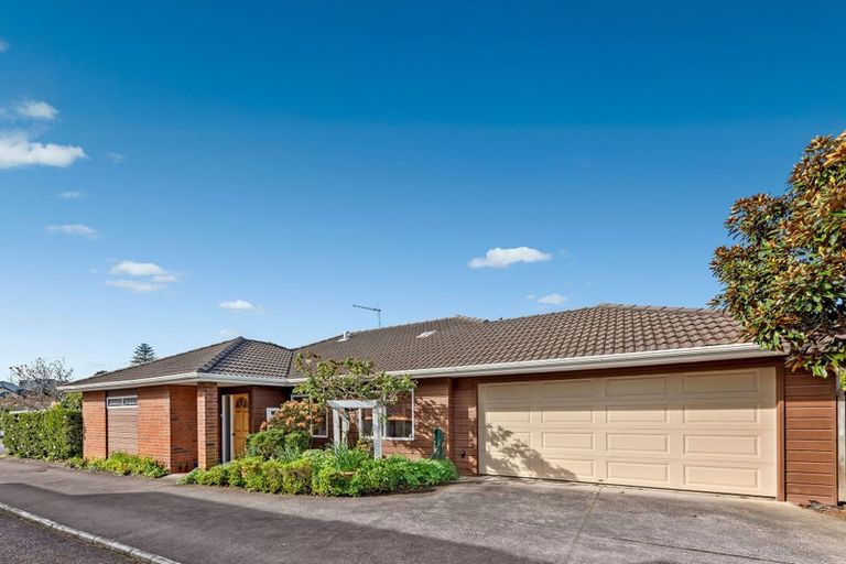 Photo of property in 8 Derby Downs Place, Ellerslie, Auckland, 1051