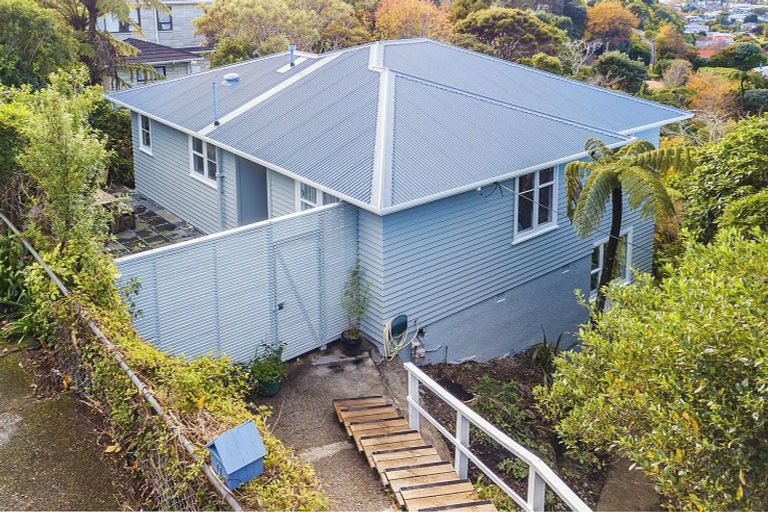 Photo of property in 11 Chester Road, Tawa, Wellington, 5028