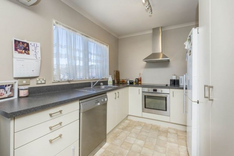 Photo of property in 32a Aniseed Grove, Timberlea, Upper Hutt, 5018