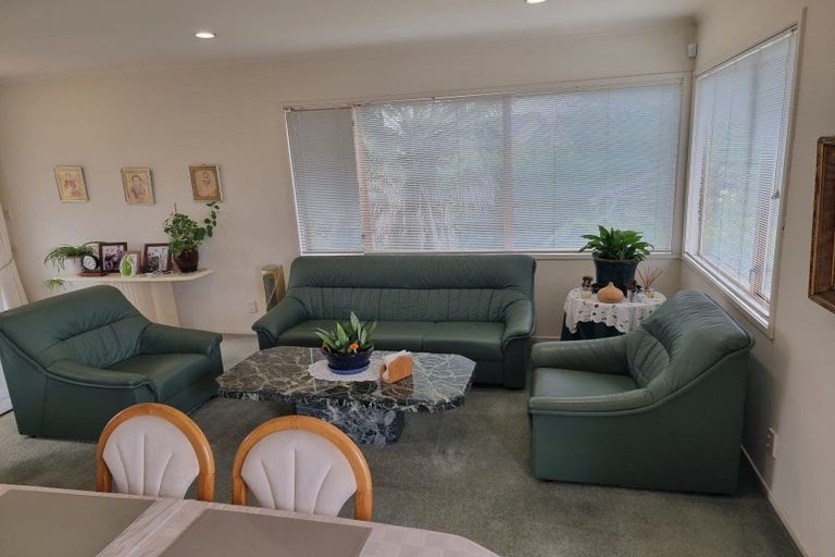 Photo of property in 2 Fairsea Place, Lynfield, Auckland, 1042