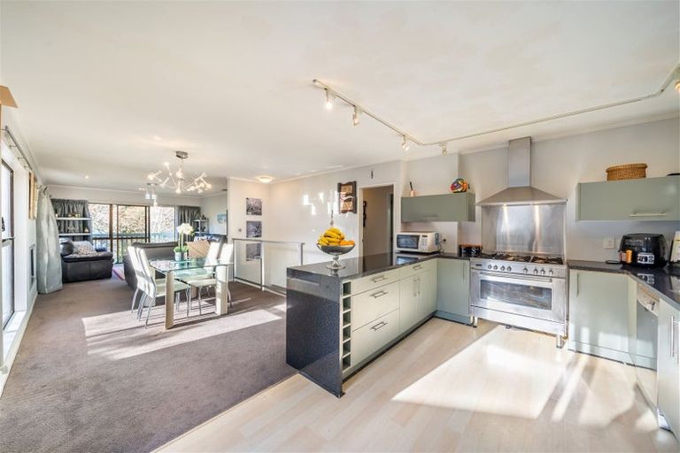 Photo of property in 32 Elmslie Road, Pinehaven, Upper Hutt, 5019