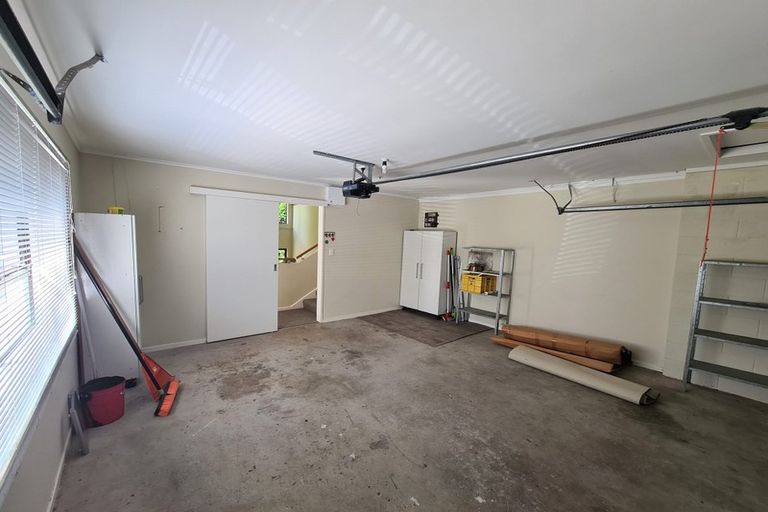 Photo of property in 2/8 Gray Crescent, Torbay, Auckland, 0630