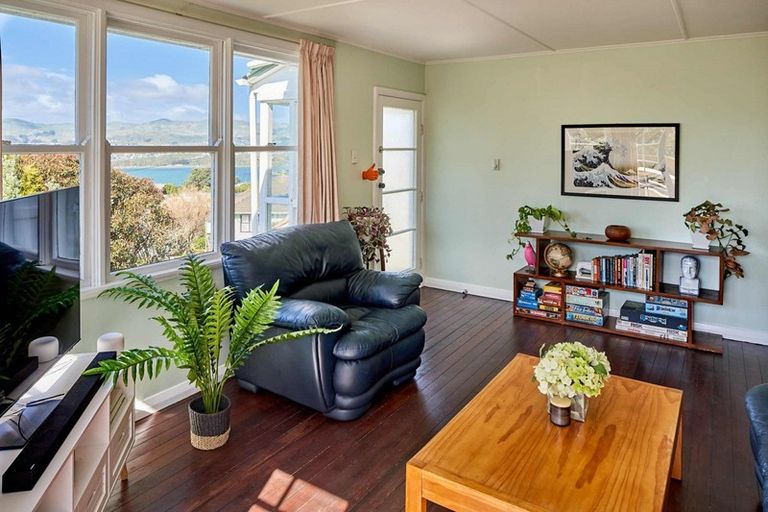 Photo of property in 10 Hiwi Crescent, Titahi Bay, Porirua, 5022