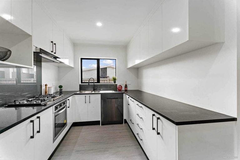 Photo of property in 4c Old Wairoa Road, Papakura, 2110