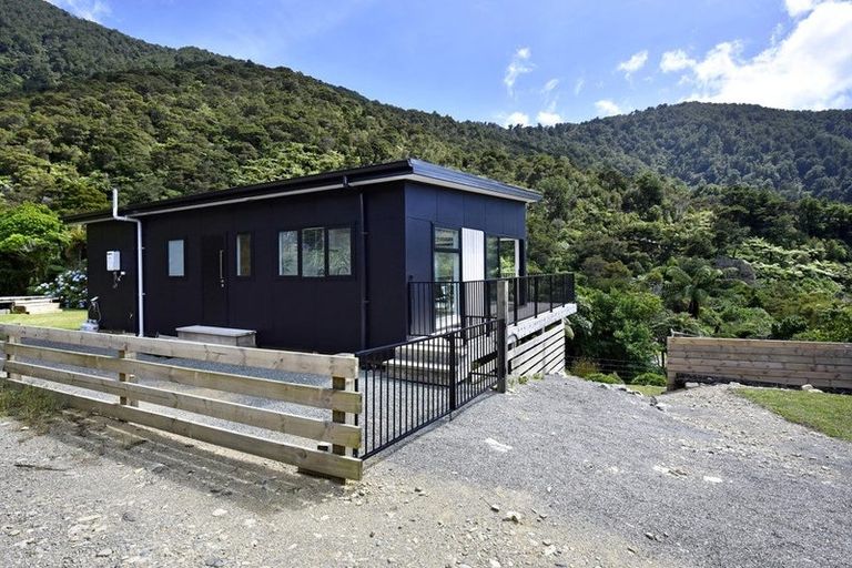 Photo of property in 3203 Archers Road, Tennyson Inlet, 7195