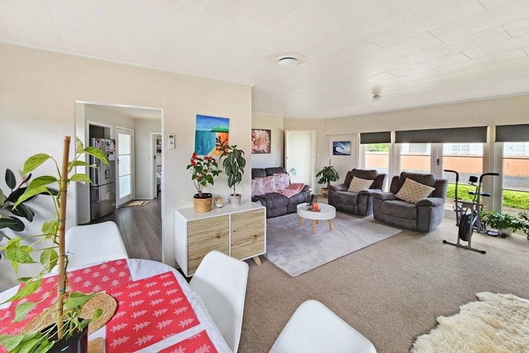 Photo of property in 54 Parkway, Wainuiomata, Lower Hutt, 5014