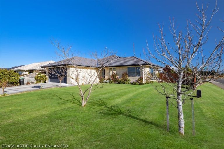 Photo of property in 25 Walnut Way, Rangiora, 7400