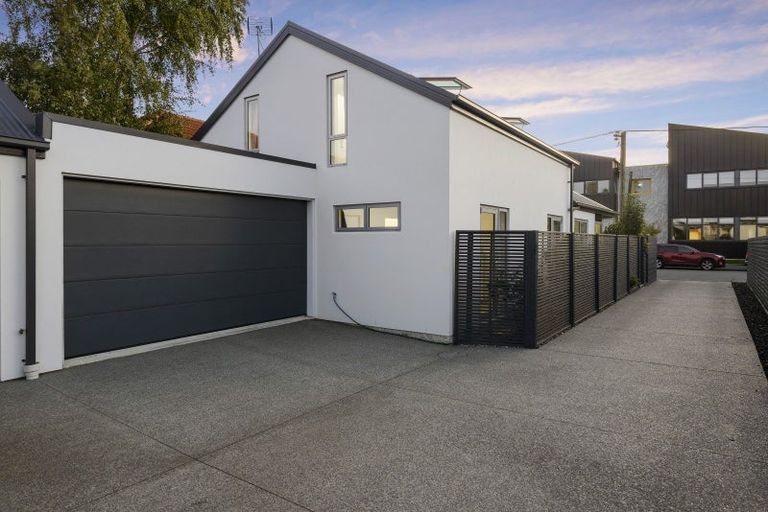 Photo of property in 1/64 Hewitts Road, Merivale, Christchurch, 8014
