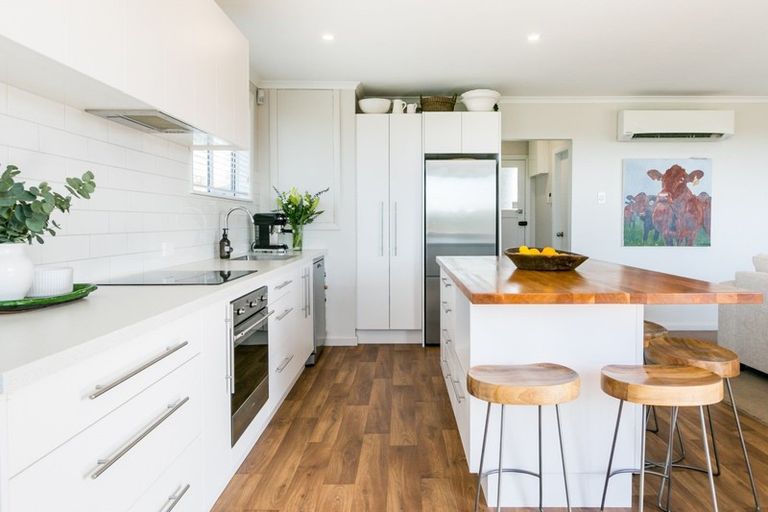 Photo of property in 54 Saint Georges Road, Karamu, Hastings, 4172