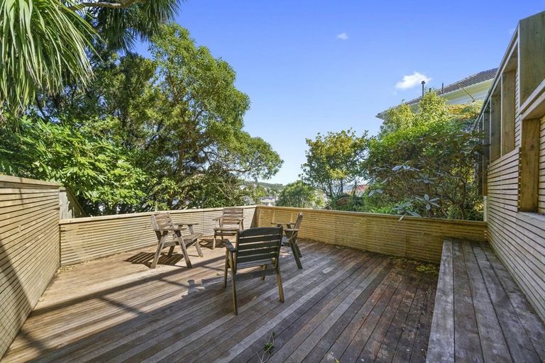 Photo of property in 56 Tio Tio Road, Miramar, Wellington, 6022