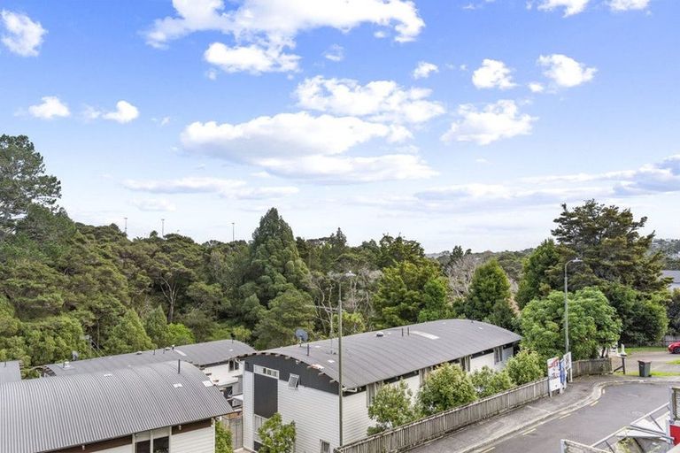 Photo of property in 8e/20 Ian Marwick Place, Birkenhead, Auckland, 0626