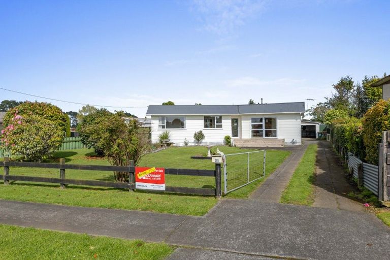 Photo of property in 21 Castle Street, Eltham, 4322