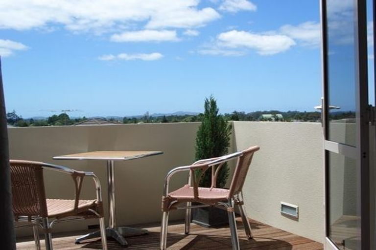 Photo of property in 16 Ranui Avenue, Kerikeri, 0230