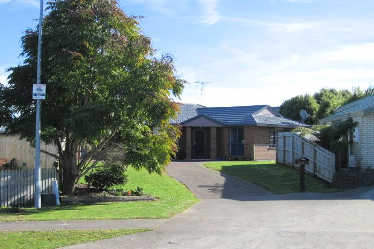 Photo of property in 27 Antrim Place, Nawton, Hamilton, 3200