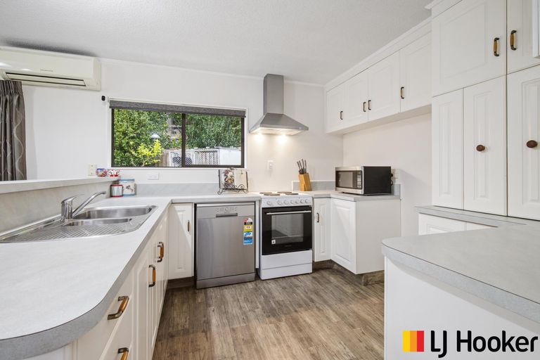 Photo of property in 9c Civic Place, Waiuku, 2123