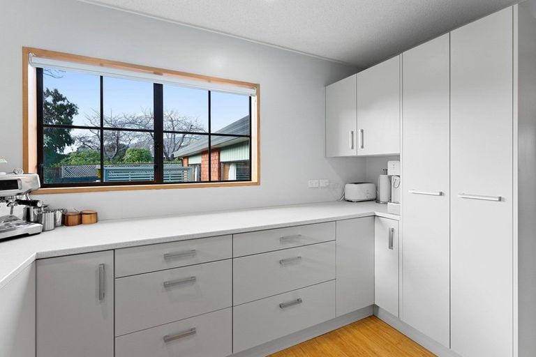 Photo of property in 11 Fleetwood Grove, Waikanae, 5036