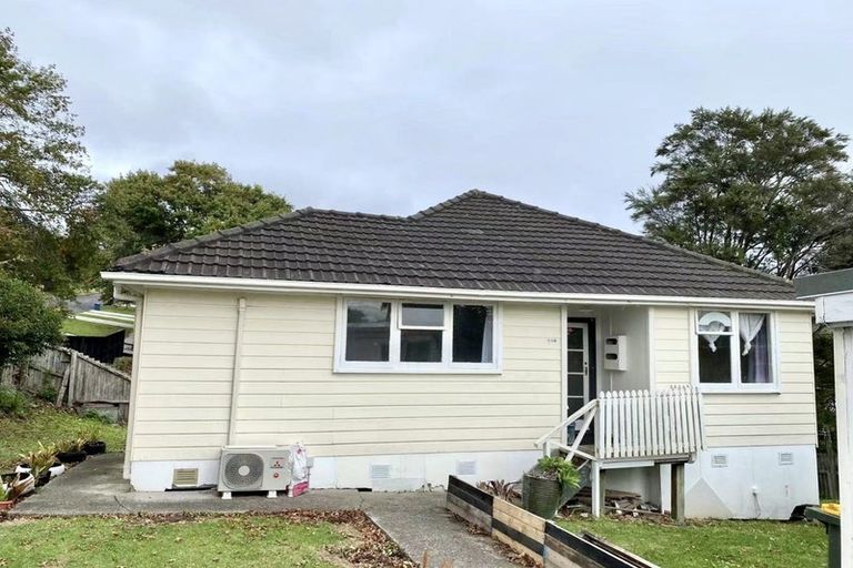 Photo of property in 81 Woodglen Road, Glen Eden, Auckland, 0602