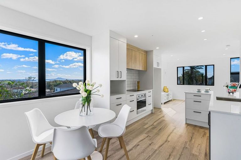 Photo of property in 19b Bradbury Road, Botany Downs, Auckland, 2010