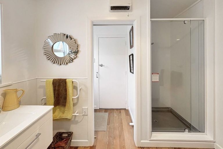 Photo of property in 2 Saint Leonard Street, Saint Johns Hill, Whanganui, 4501