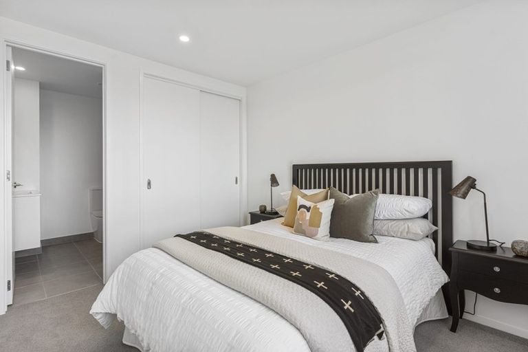 Photo of property in 11 Rita Meredith Road, Wai O Taiki Bay, Auckland, 1072