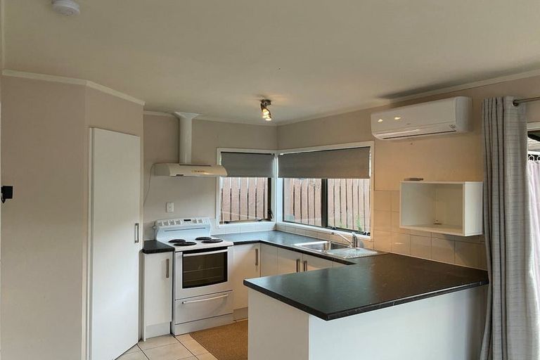 Photo of property in 1/2 Short Street, Papakura, 2110