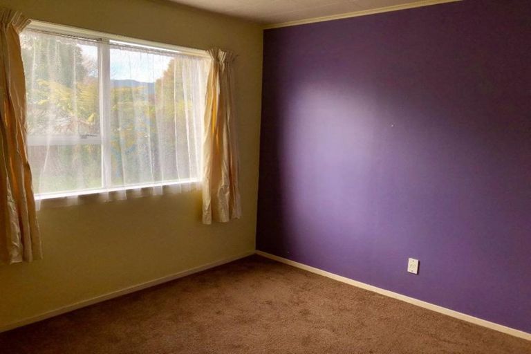 Photo of property in 44 Larchmont Grove, Totara Park, Upper Hutt, 5018