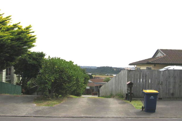 Photo of property in 20 Santiago Crescent, Unsworth Heights, Auckland, 0632