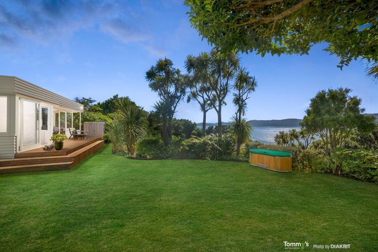 Photo of property in 27 Beacon Hill Road, Strathmore Park, Wellington, 6022